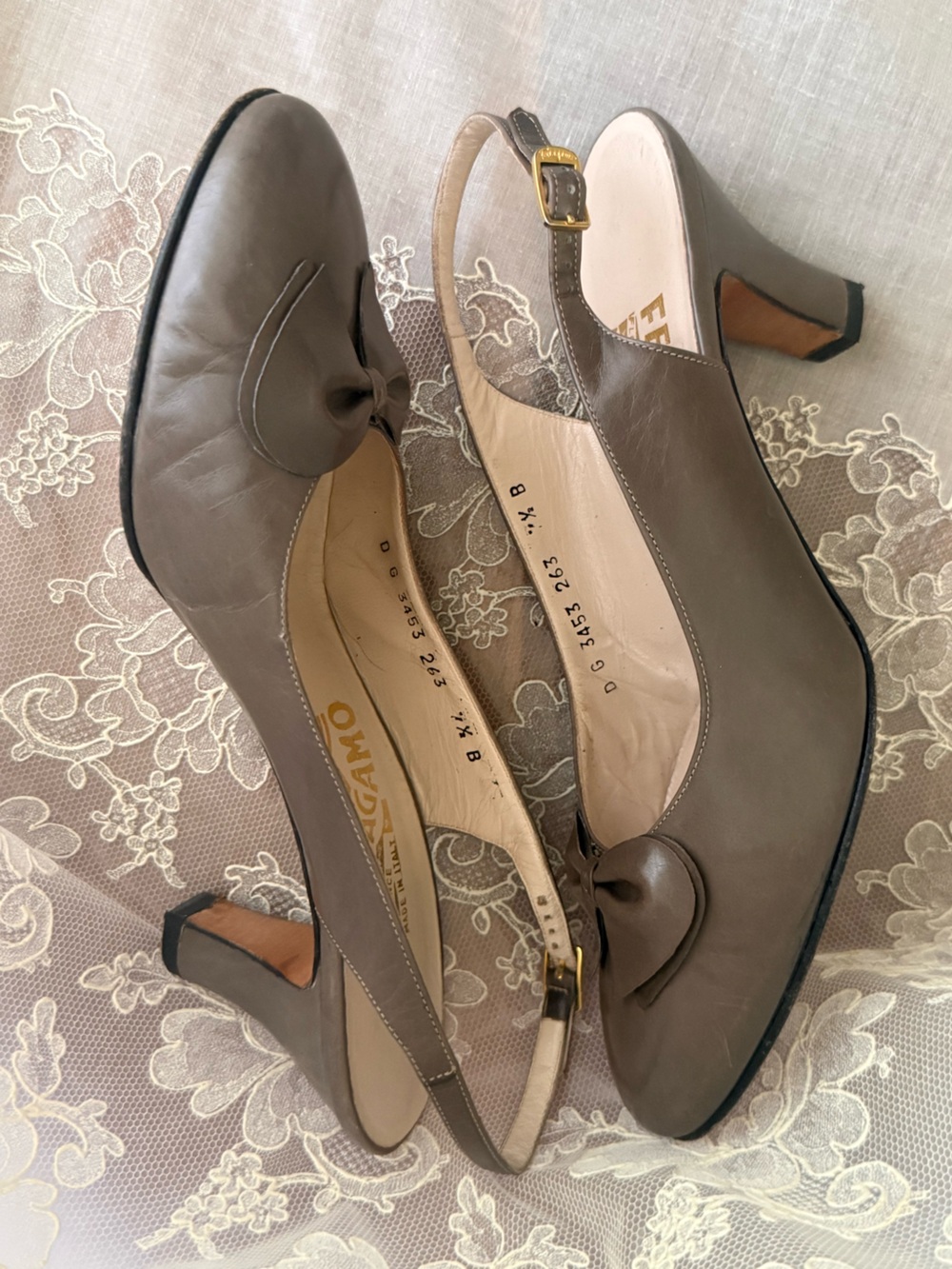 FERRAGAMO Taupe Leather Bow Slingback Pumps - Picture 3 of 11